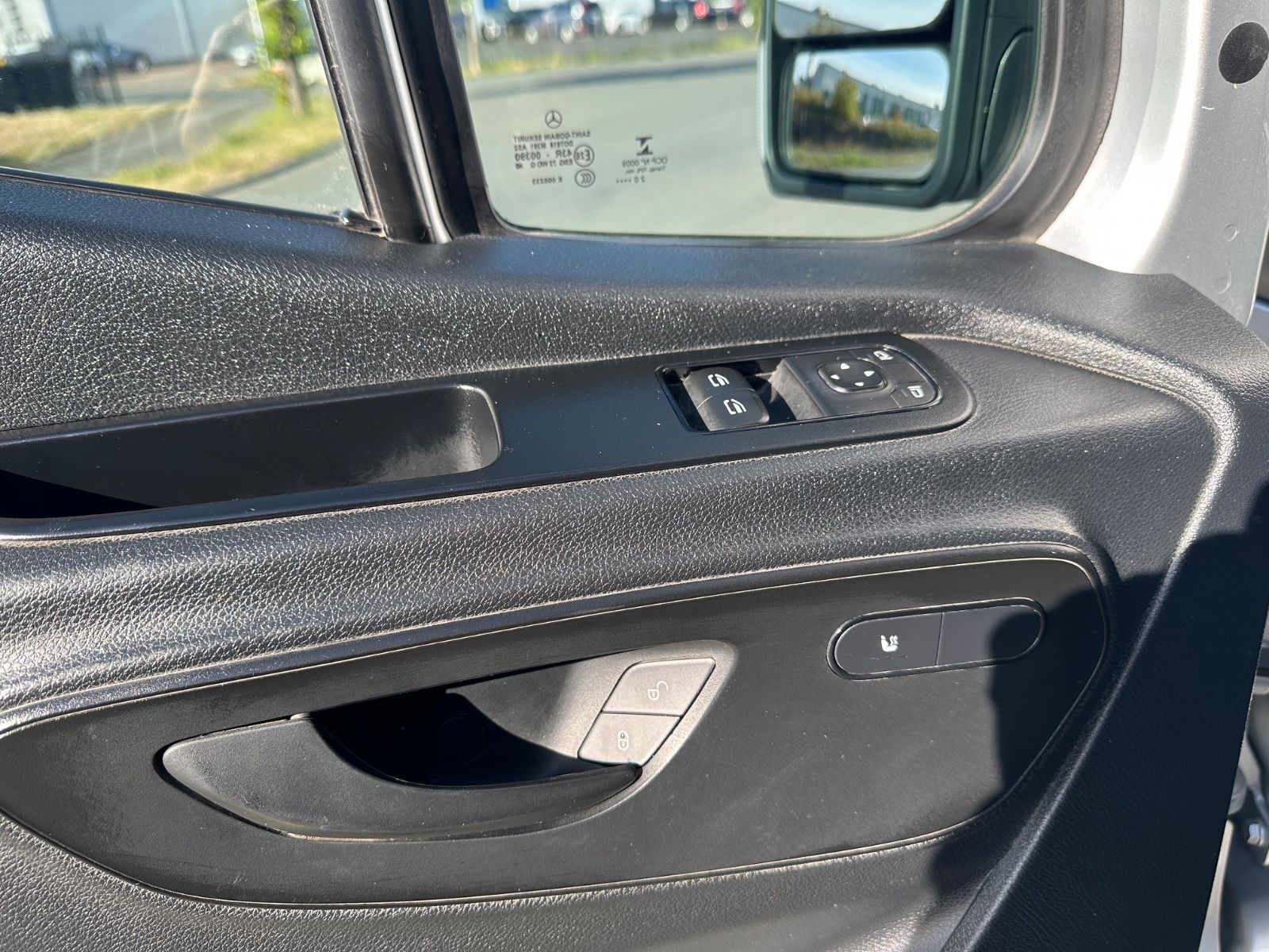 Fahrzeugabbildung Mercedes-Benz Sprinter III PritscheDoKa RWD317/7Sitze/Navi/AHK