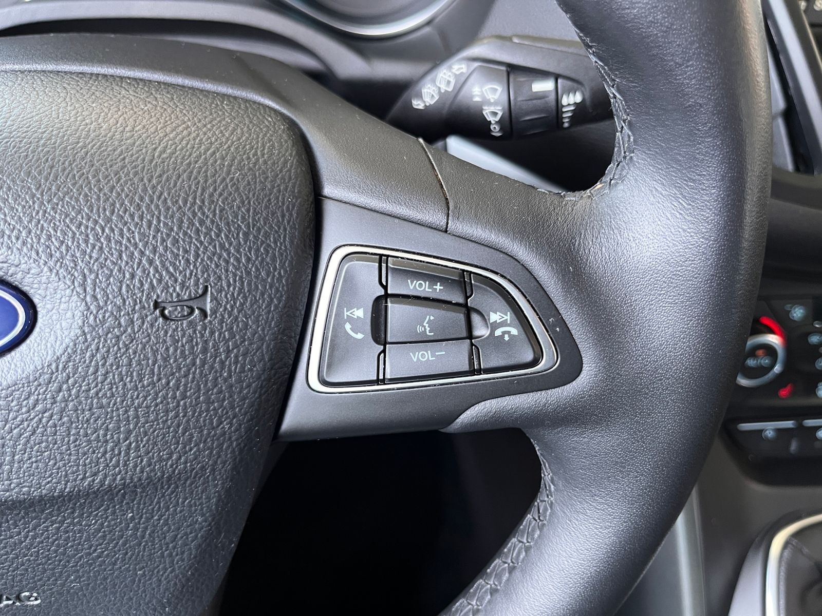 Fahrzeugabbildung Ford Kuga Cool & Connect KLIMA NAV SHZ PDC