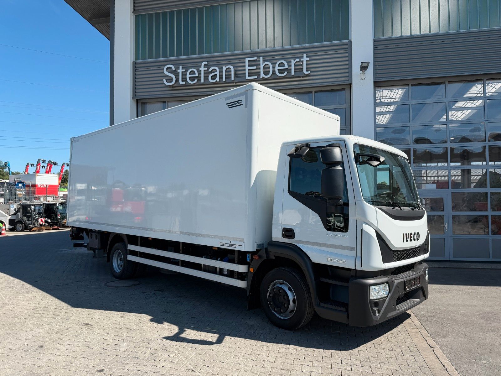 Fahrzeugabbildung Iveco Eurocargo ML120E25 LBW PAlfinger 1.500kg 3 Sitze