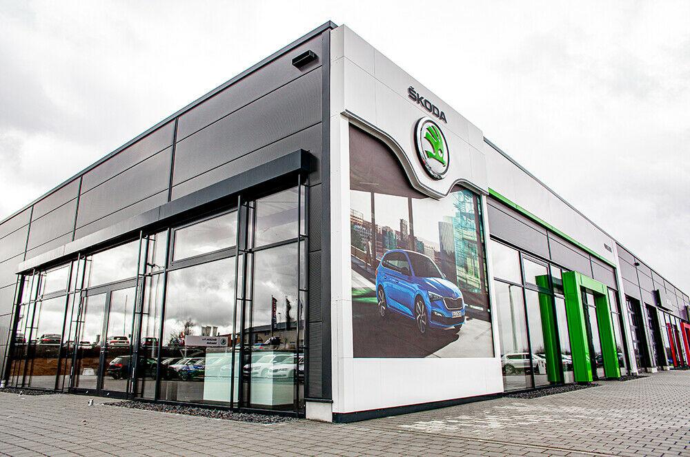 showroom-image-top