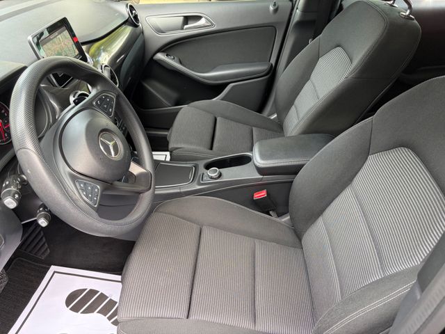 Fahrzeugabbildung Mercedes-Benz B 160 Automatik+Navi+BT+LM+SHZ+PDC+Tempomat