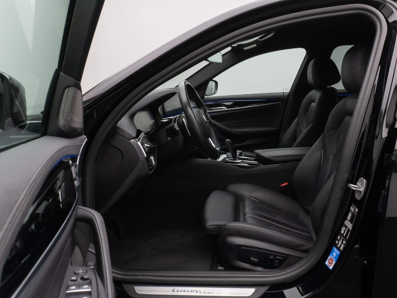 Fahrzeugabbildung BMW 530d xD  Luxury Line Kamera DAB H/K Lenkrhzg AHK