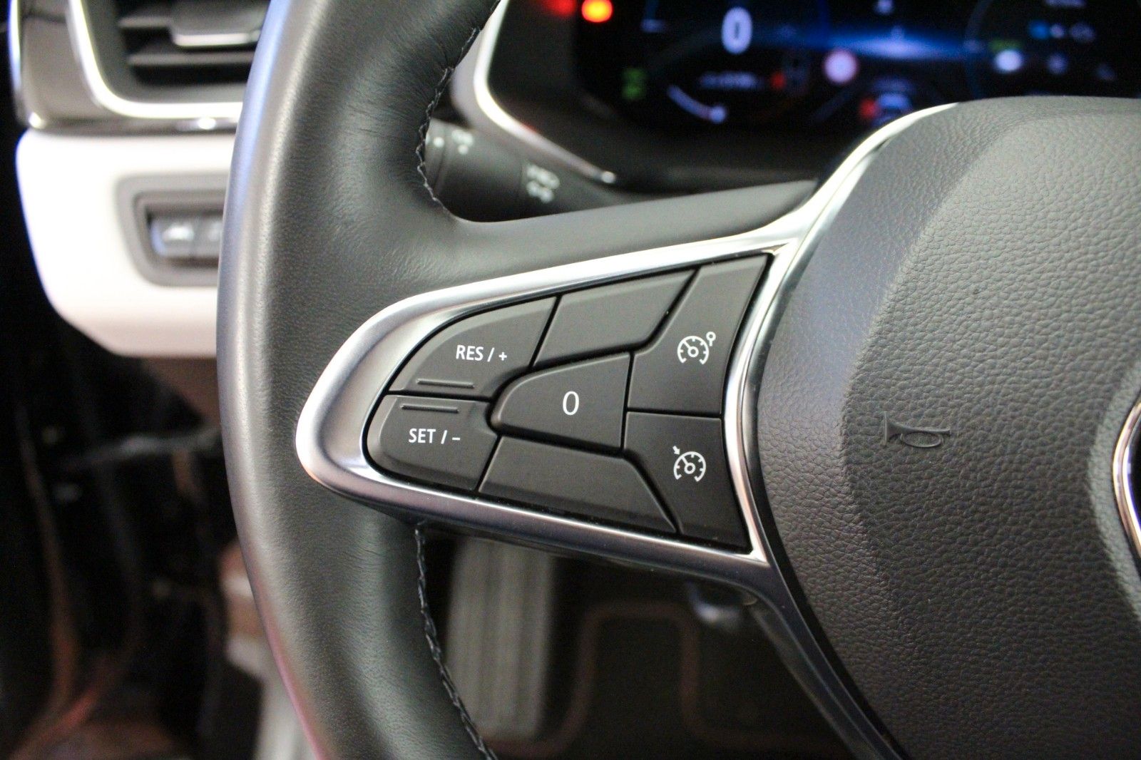 Fahrzeugabbildung Renault Captur E-Tech Plug-In 160* Edition One *