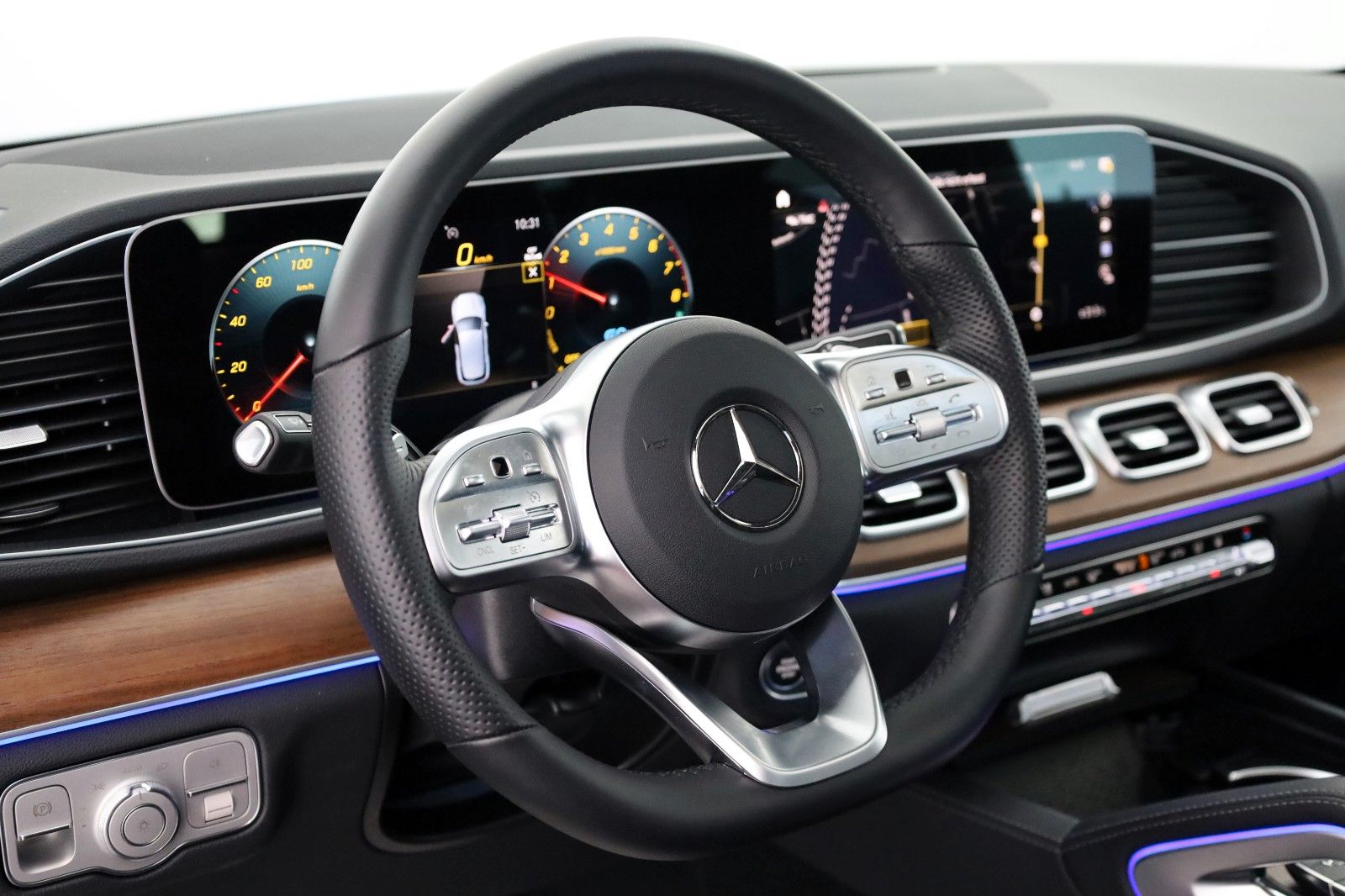 Fahrzeugabbildung Mercedes-Benz GLE 350e 4M AMG Leder,Navi,LED,PanDach,Night,360
