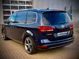 Volkswagen Sharan 1.4 TSI DSG Highl. VOLL+neuw.//NP:63.000 - blaue Volkswagen Sharan