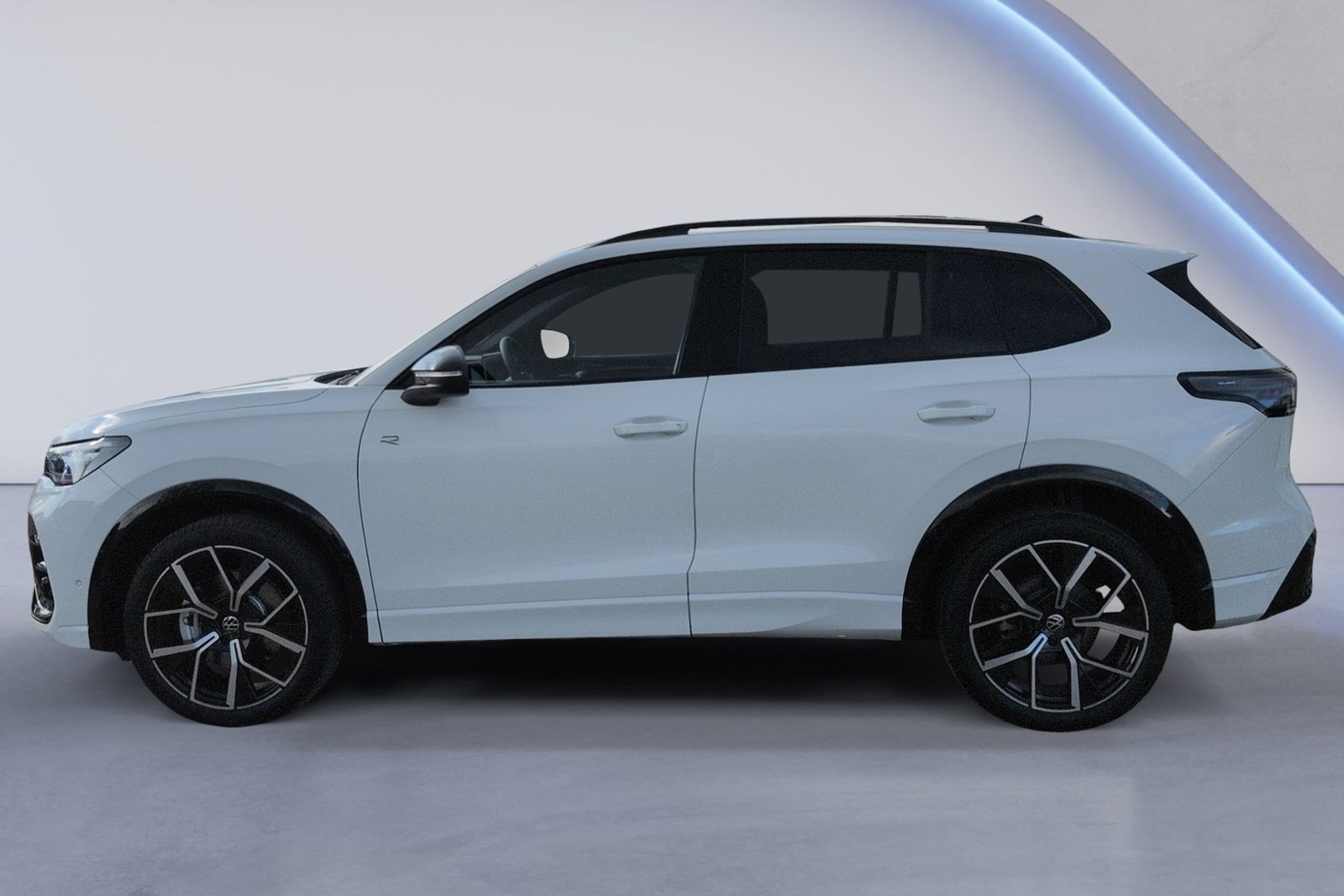 Tiguan 2.0 TDI DSG 4M R-Line STHZ+PANO+MATRIX+