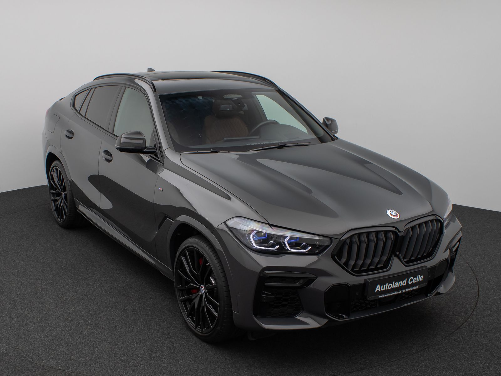 Fahrzeugabbildung BMW X6 M50i Panorama Laser 360°HUD DAB B&W AHK 22"