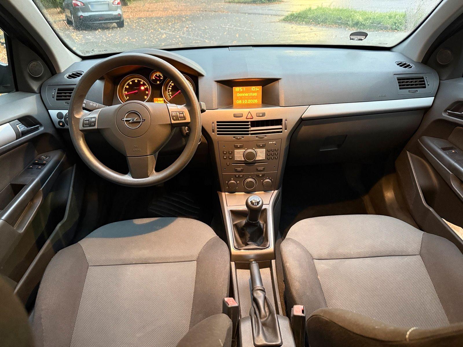 Opel Astra 2006 — photo 12