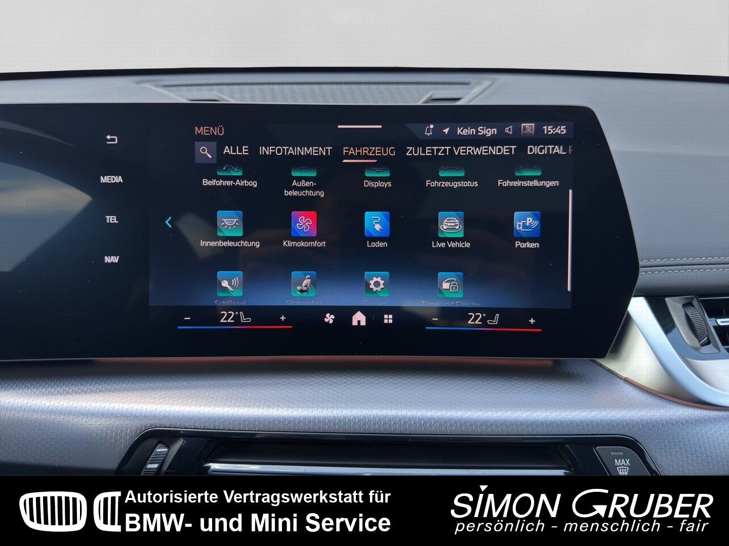 Fahrzeugabbildung BMW iX1 xDrive30 M Sport Pano el.Heckklappe AHK LED