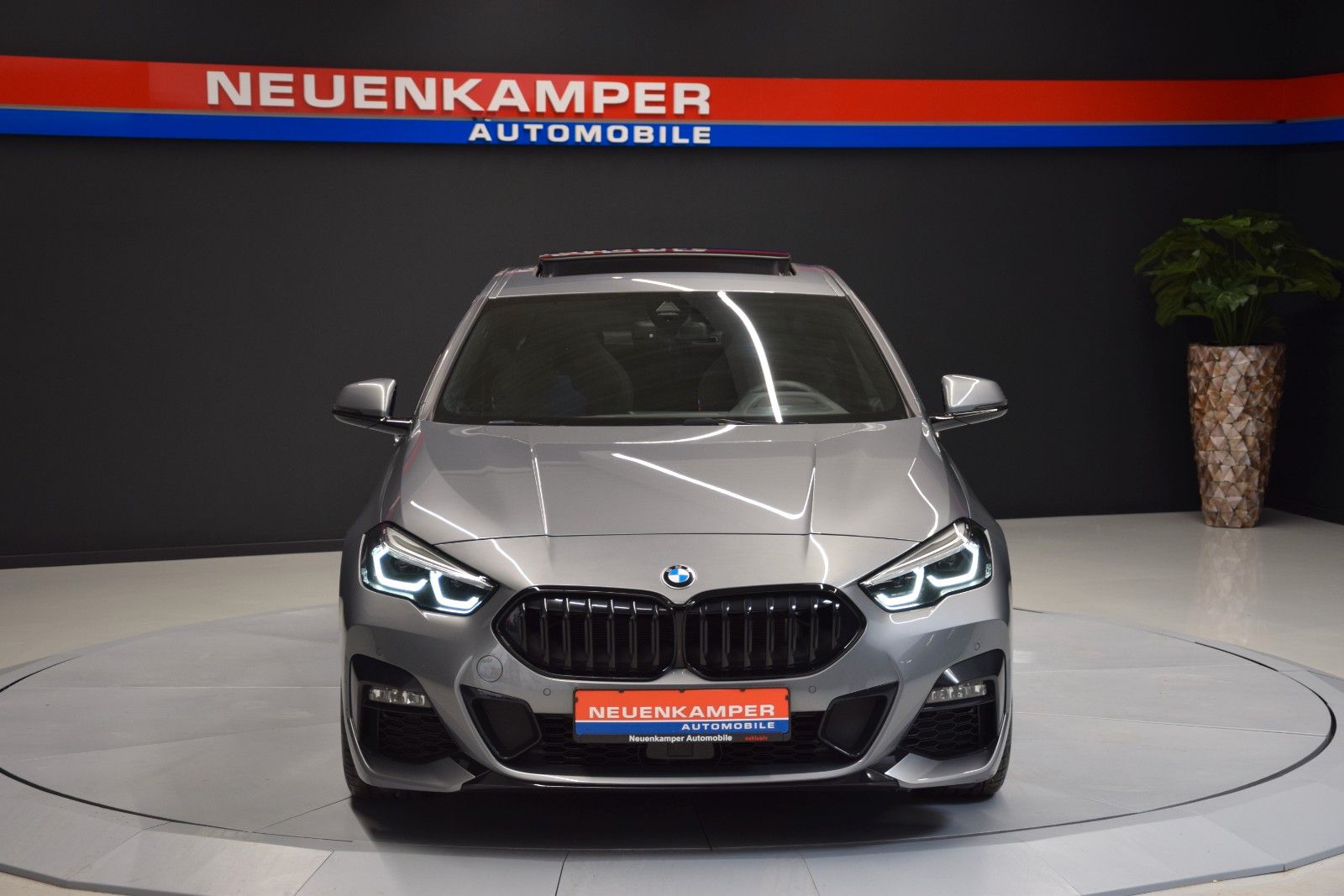 Fahrzeugabbildung BMW 218 i M Sport Gran Coupé HuD Pano Schale ACC