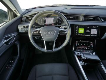 صورة 8 لـ 2023 AUDI Q8 E-TRON