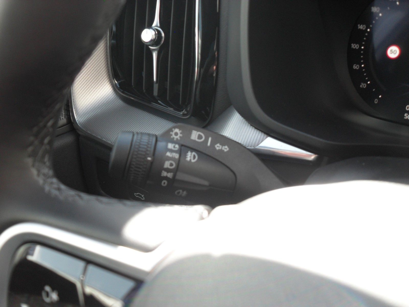 Fahrzeugabbildung Volvo XC 60 B5 Plus Black Edition AWD | Headup