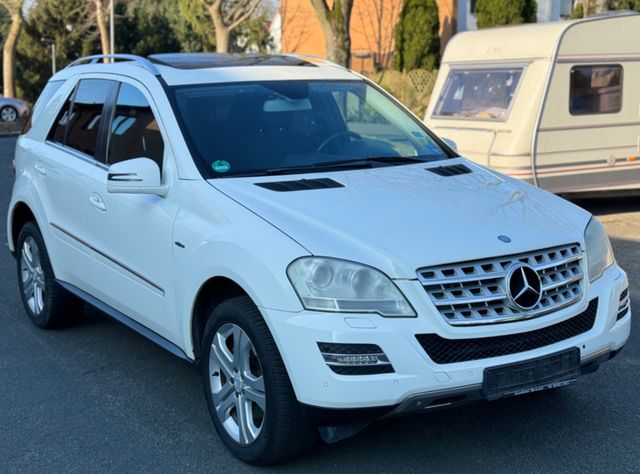 Mercedes-Benz ML-300-CDI-4Matic-BlueEfficiency-AHK-TÜV-Klima