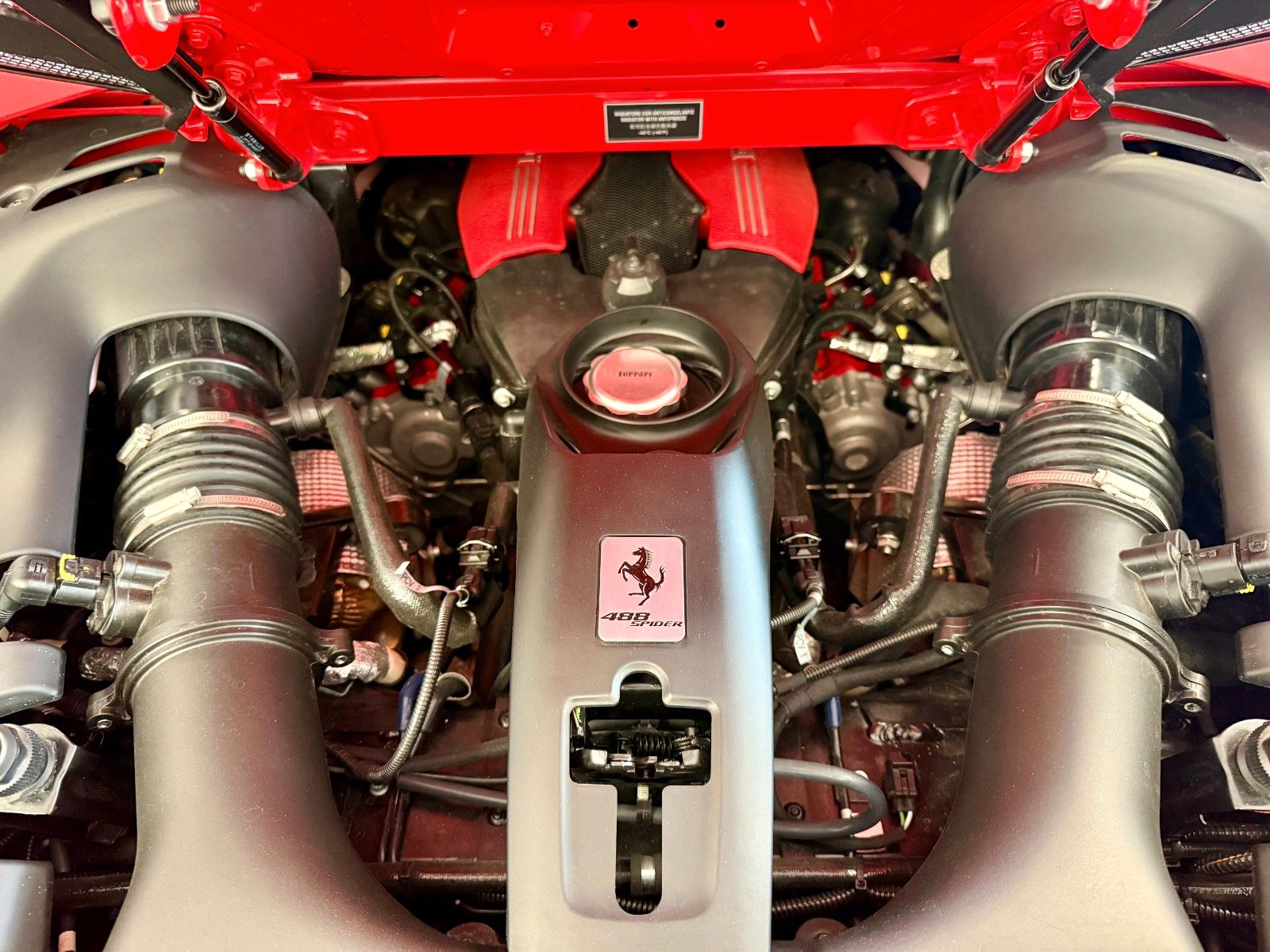 Fahrzeugabbildung Ferrari 488 Spider F1 LIFT / RACINGSEATS / KAMERA
