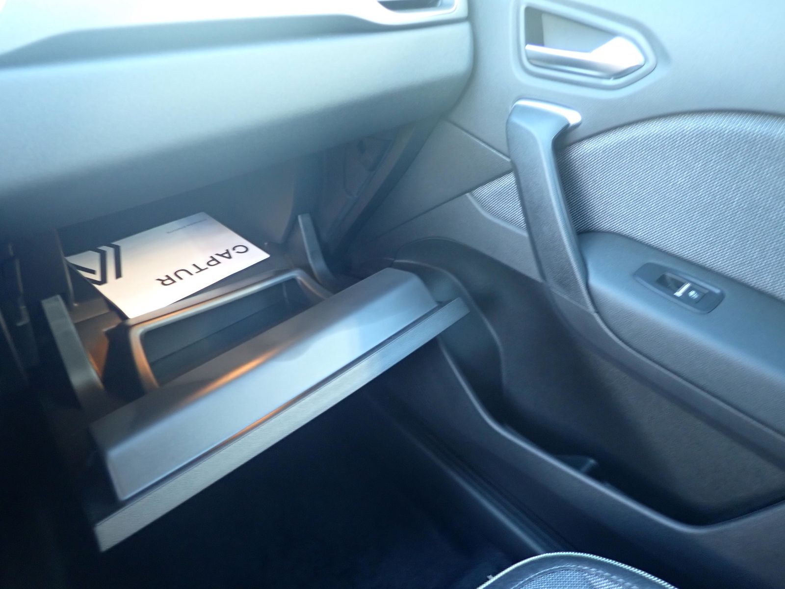 Fahrzeugabbildung Renault Captur Techno Full Hybrid E-Tech 160