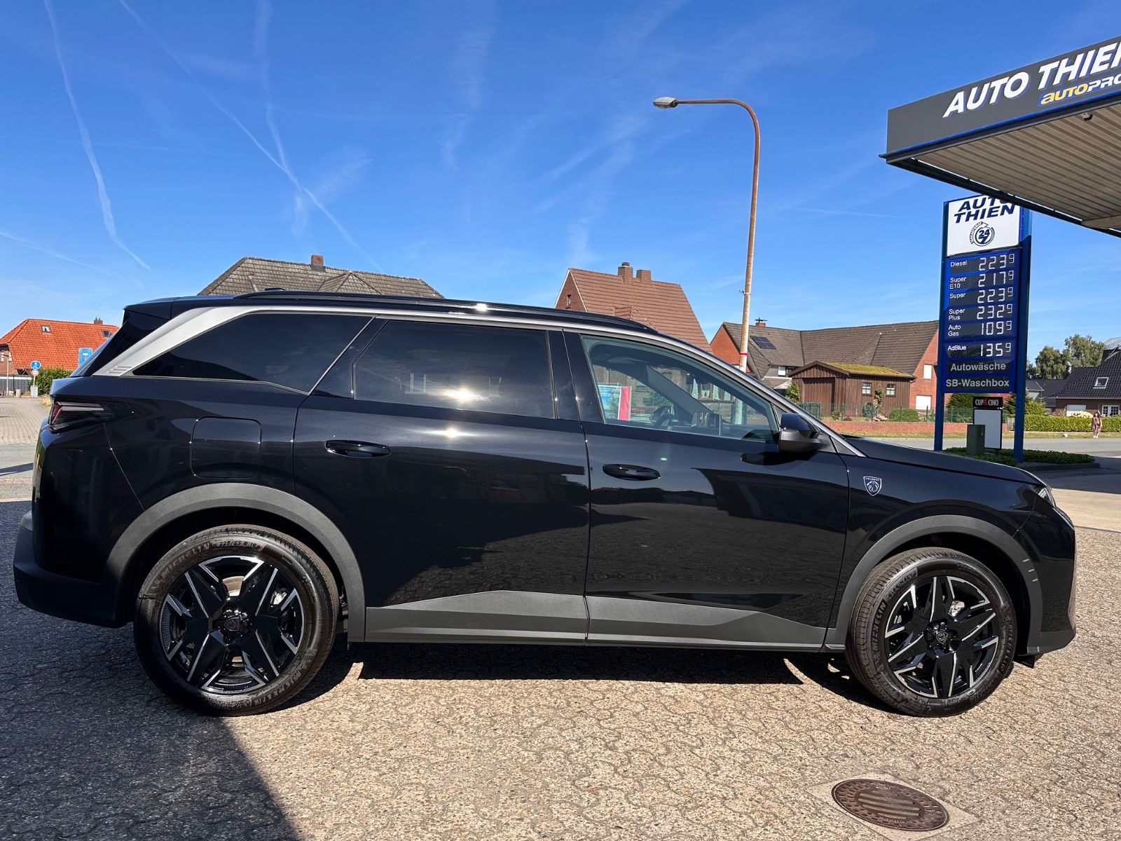 Fahrzeugabbildung Peugeot 5008 GT Hybrid 145 Autom 7-Sitz/ACC/Navi/APP/LED
