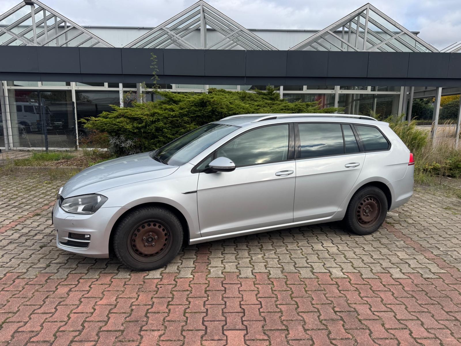 Volkswagen Golf VII Variant Lounge BMT