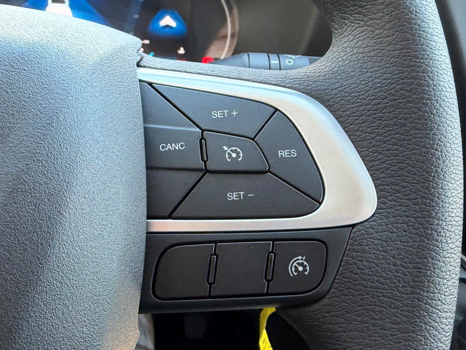 Fahrzeugabbildung Iveco Daily 35S16 H 3.0L A8 *Automatik*AHK*7-Sitze*