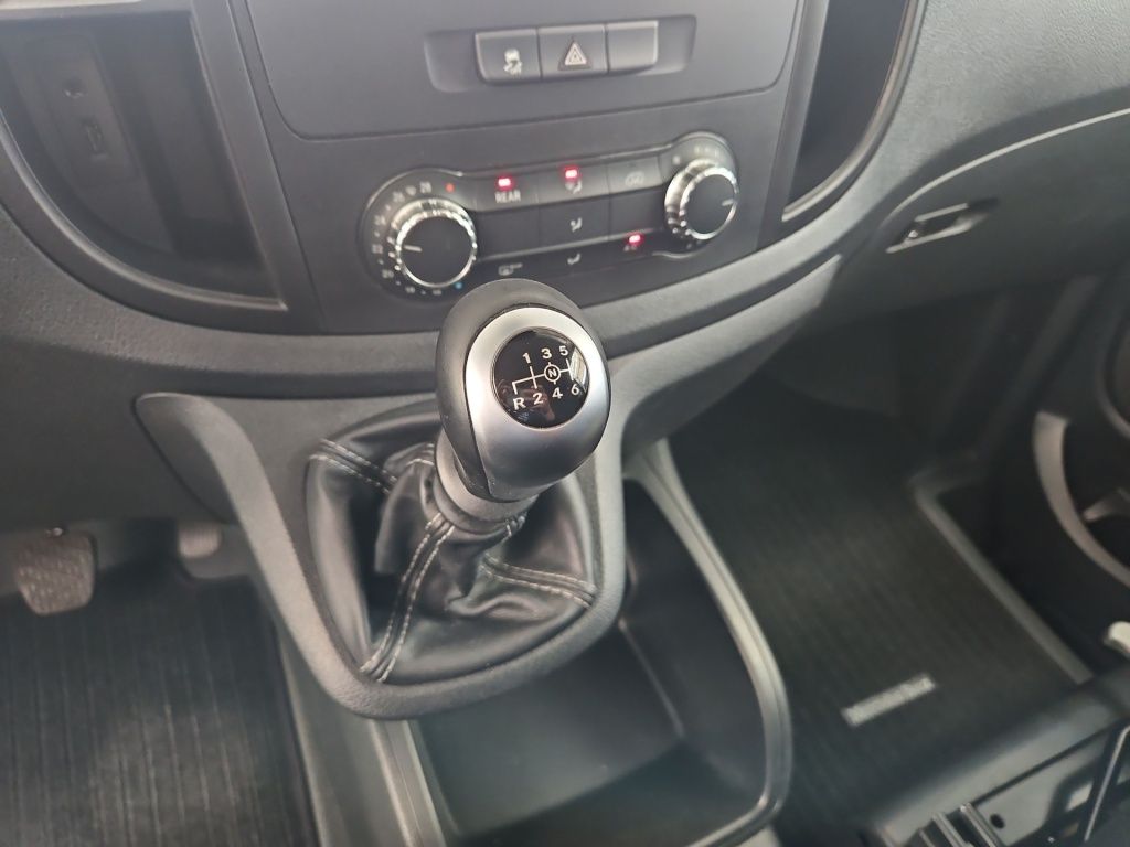 Fahrzeugabbildung Mercedes-Benz Vito 114 Tourer Pro kompakt Navi Liege-Paket SHZ