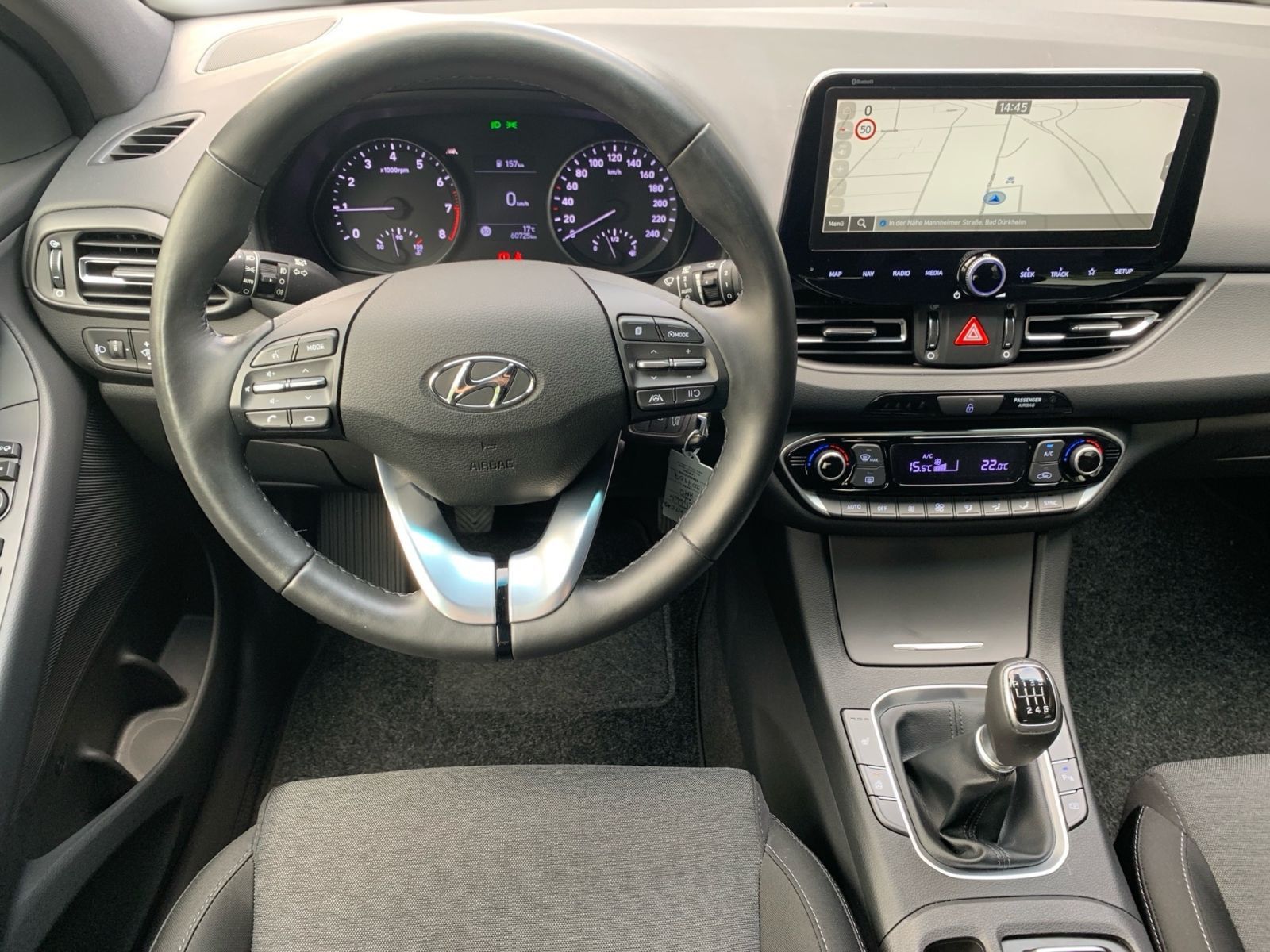 Fahrzeugabbildung Hyundai i30 1.0 T-GDI Connect & Go Navi LED