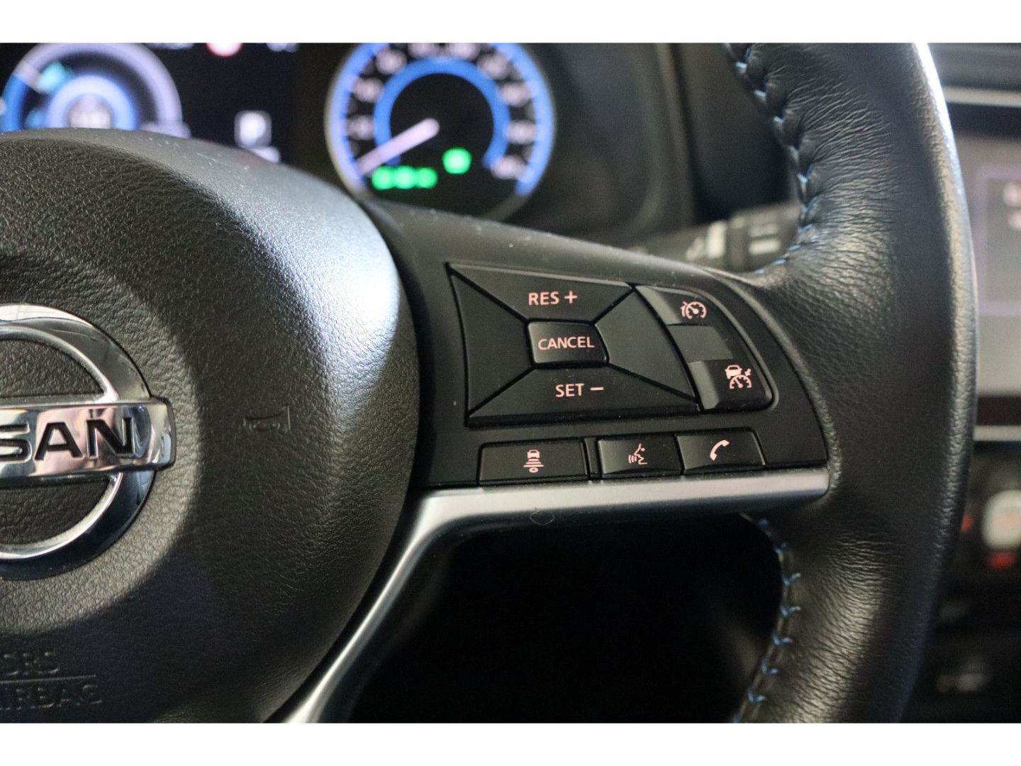 Fahrzeugabbildung Nissan Leaf 40 kWh Connect EV ACC Blis DAB Navi Kamera