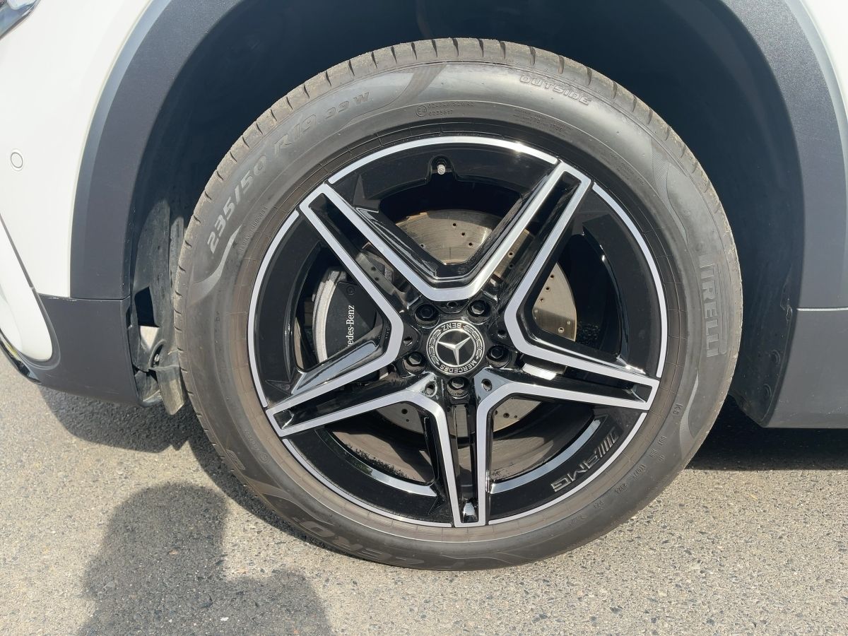 Fahrzeugabbildung Mercedes-Benz GLB 200 d 4M AMG/Night/Pano/360°/AHK