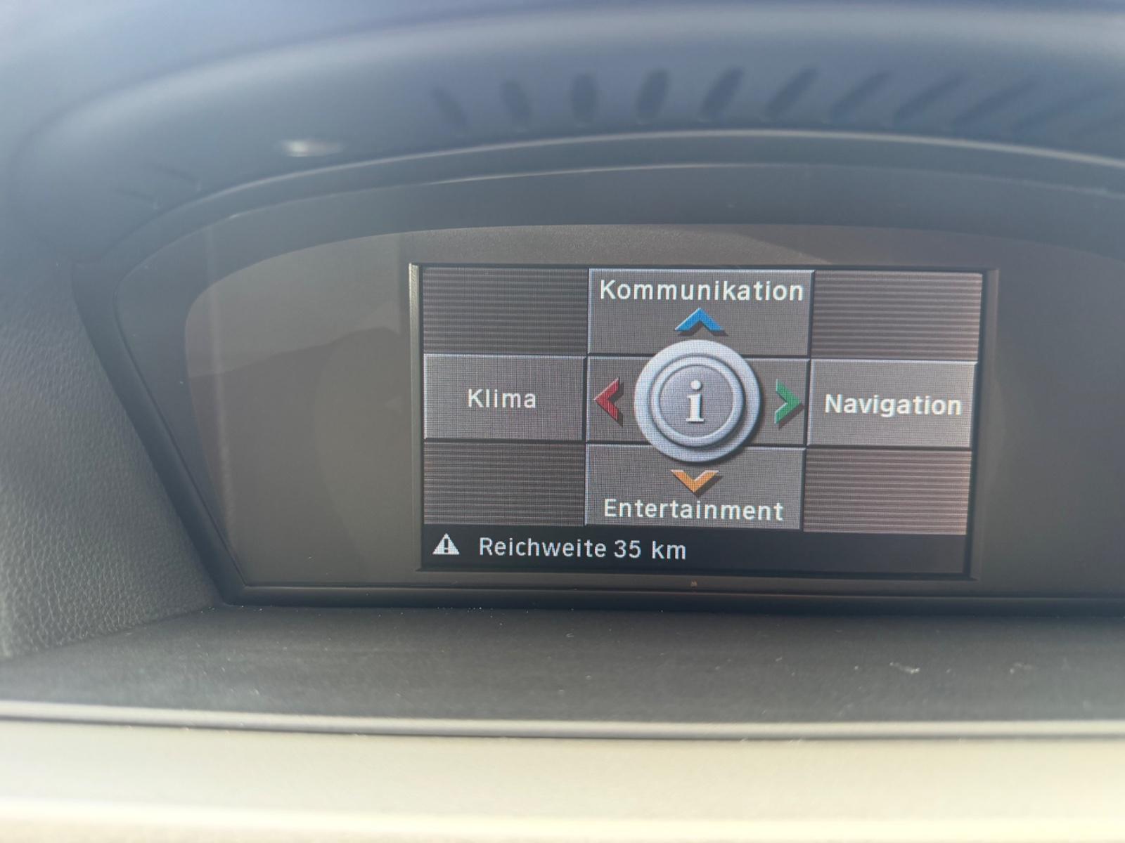 BMW 320 2008 — photo 26