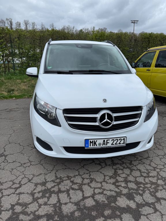 Mercedes-Benz V 220