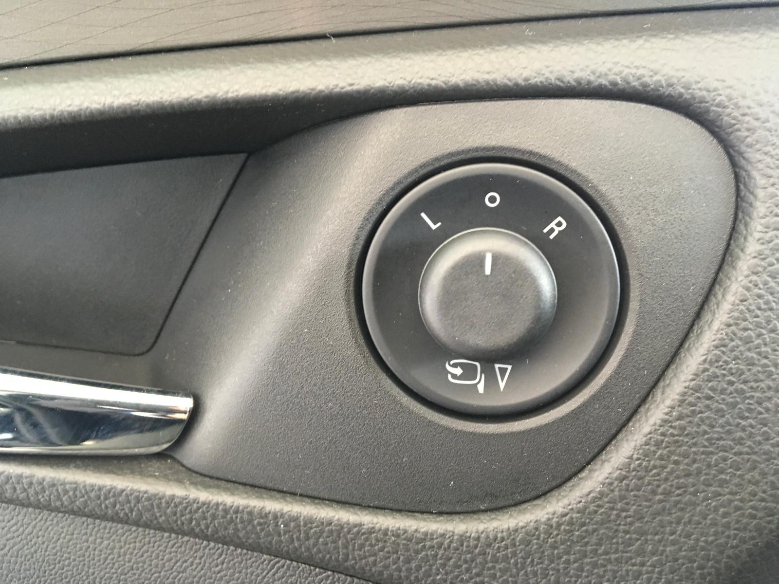 Opel Insignia 2012 — photo 27