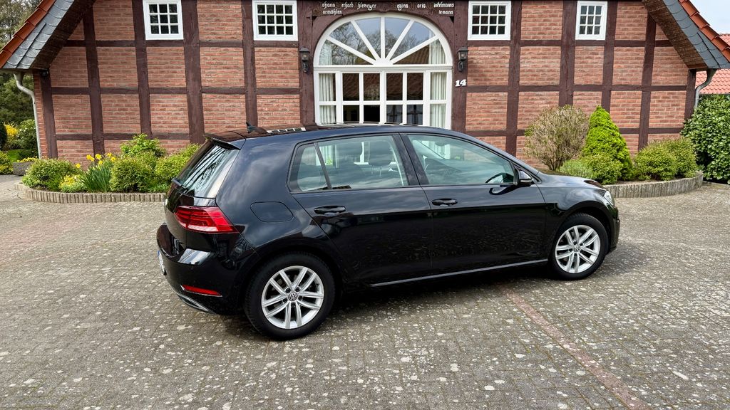 Image of Volkswagen Golf