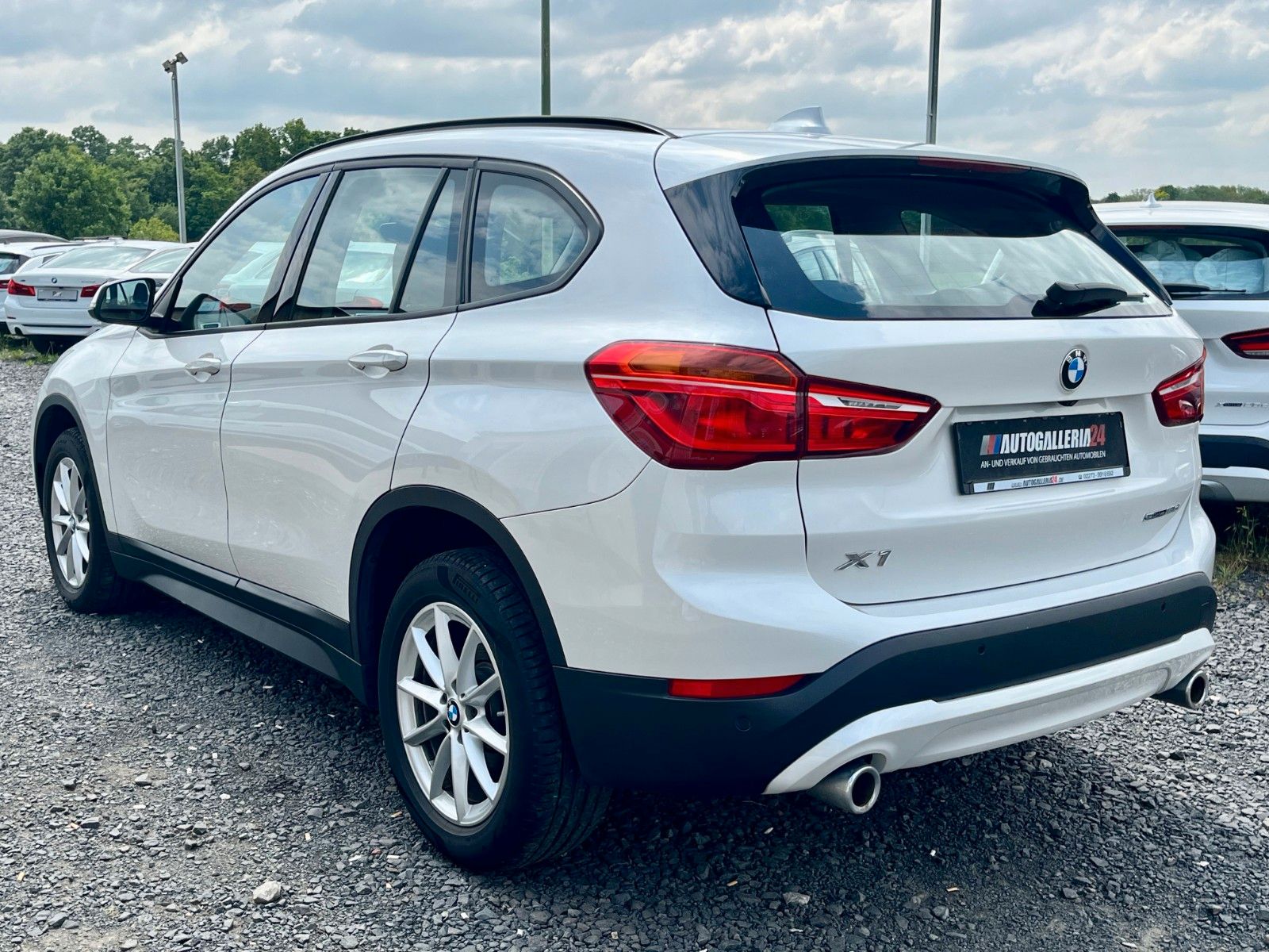 Fahrzeugabbildung BMW X1 sDrive18d Aut. Navi SPORTSITZE Alarm Kamera