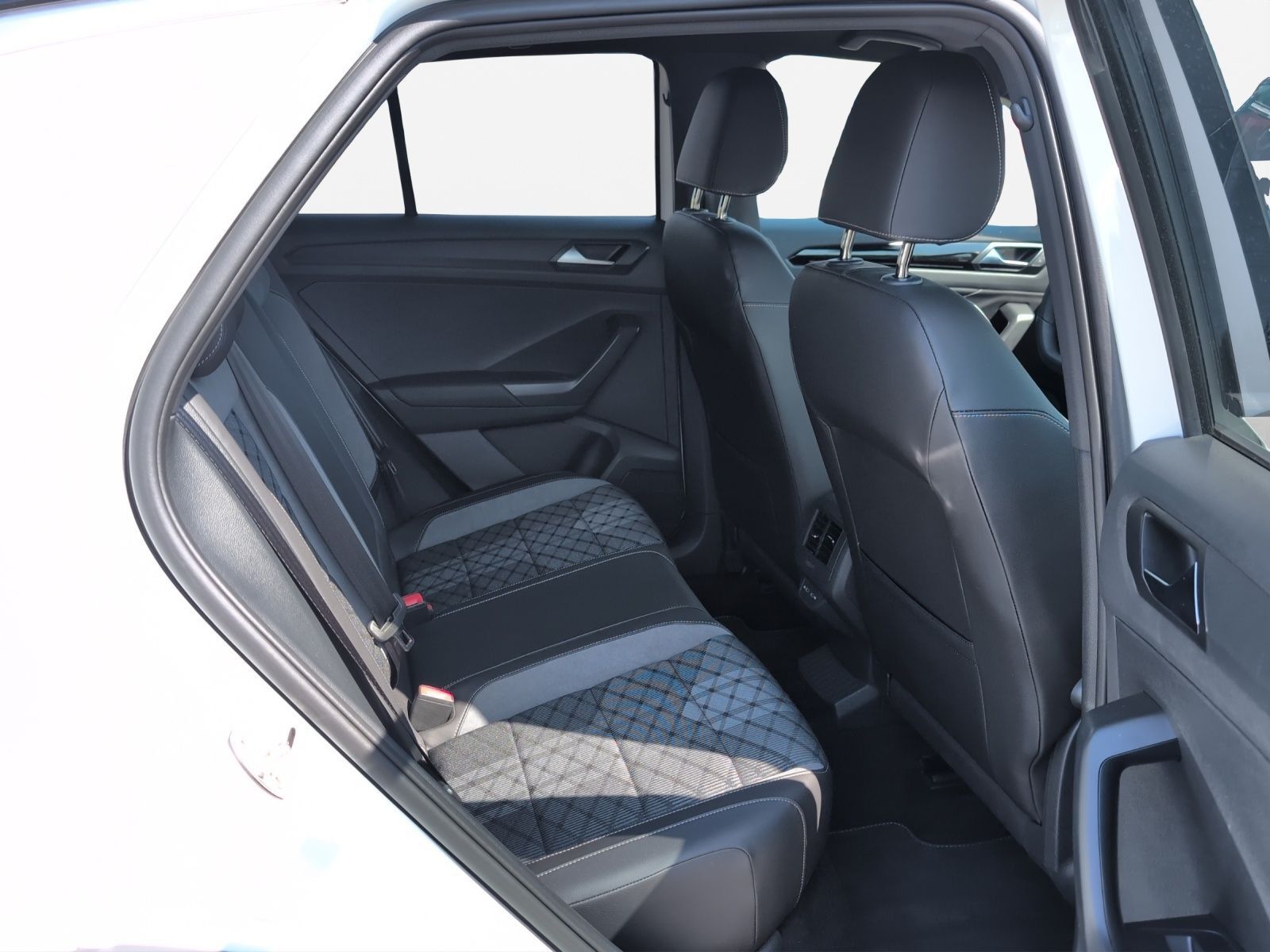 Volkswagen T-Roc - Bild 16