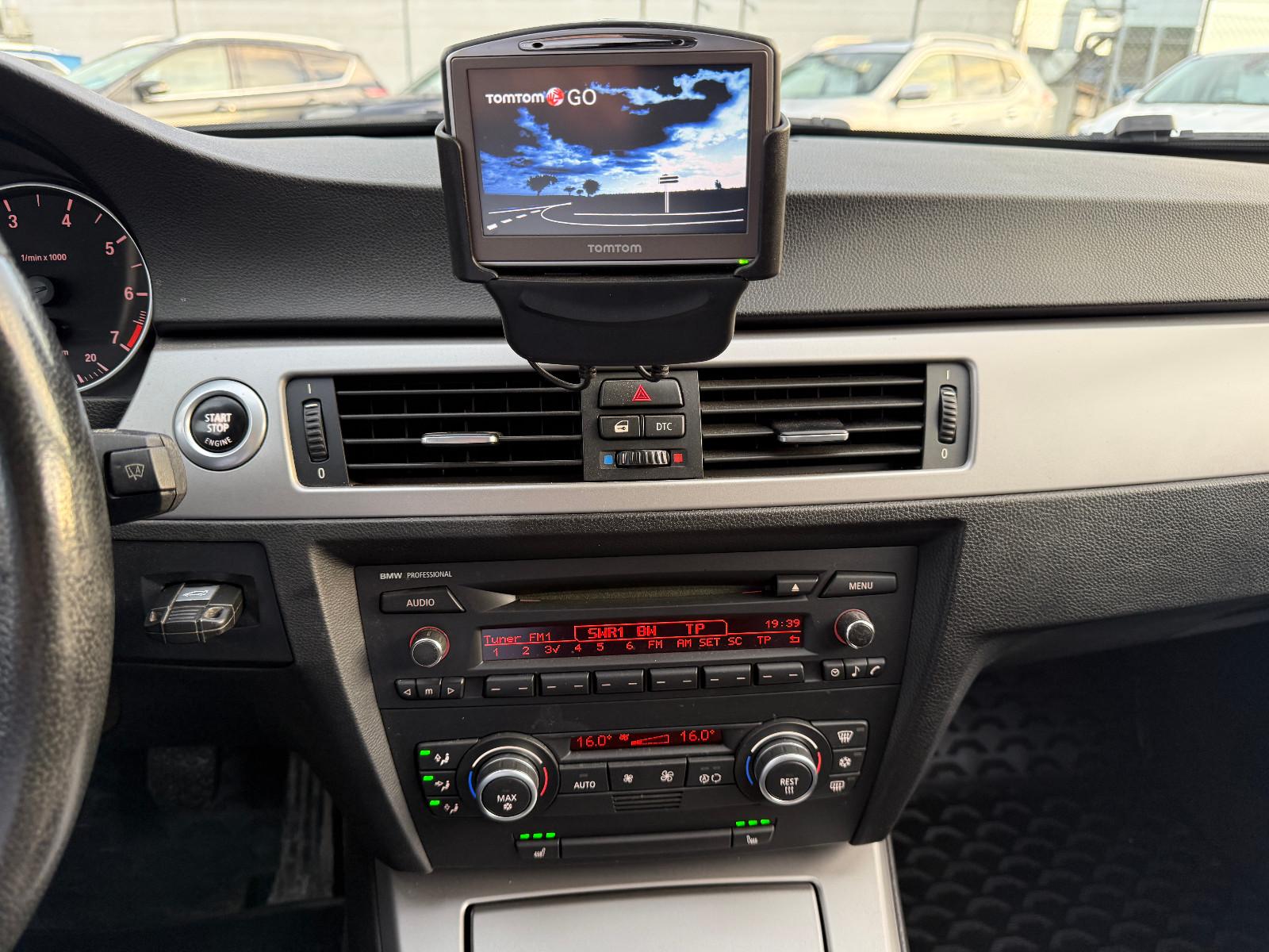 BMW 320 2007 — photo 16