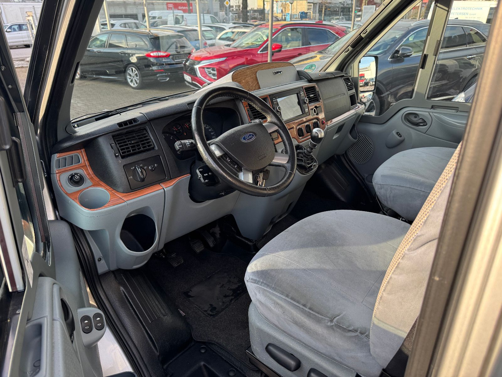 Fahrzeugabbildung HYMER / ERIBA / HYMERCAR Van 512 SILVERLINE FORD TRANSIT SOLAR TV KAMERA