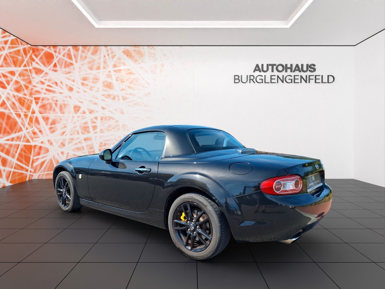 Fahrzeugabbildung Mazda MX-5 1.8 Center-Line Roadster Coupe