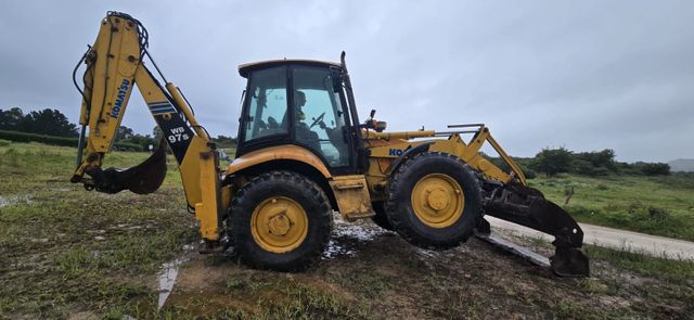 Komatsu WB97S/2004/TELESCOP+KLAPPSCHAUFEL/HAMMER