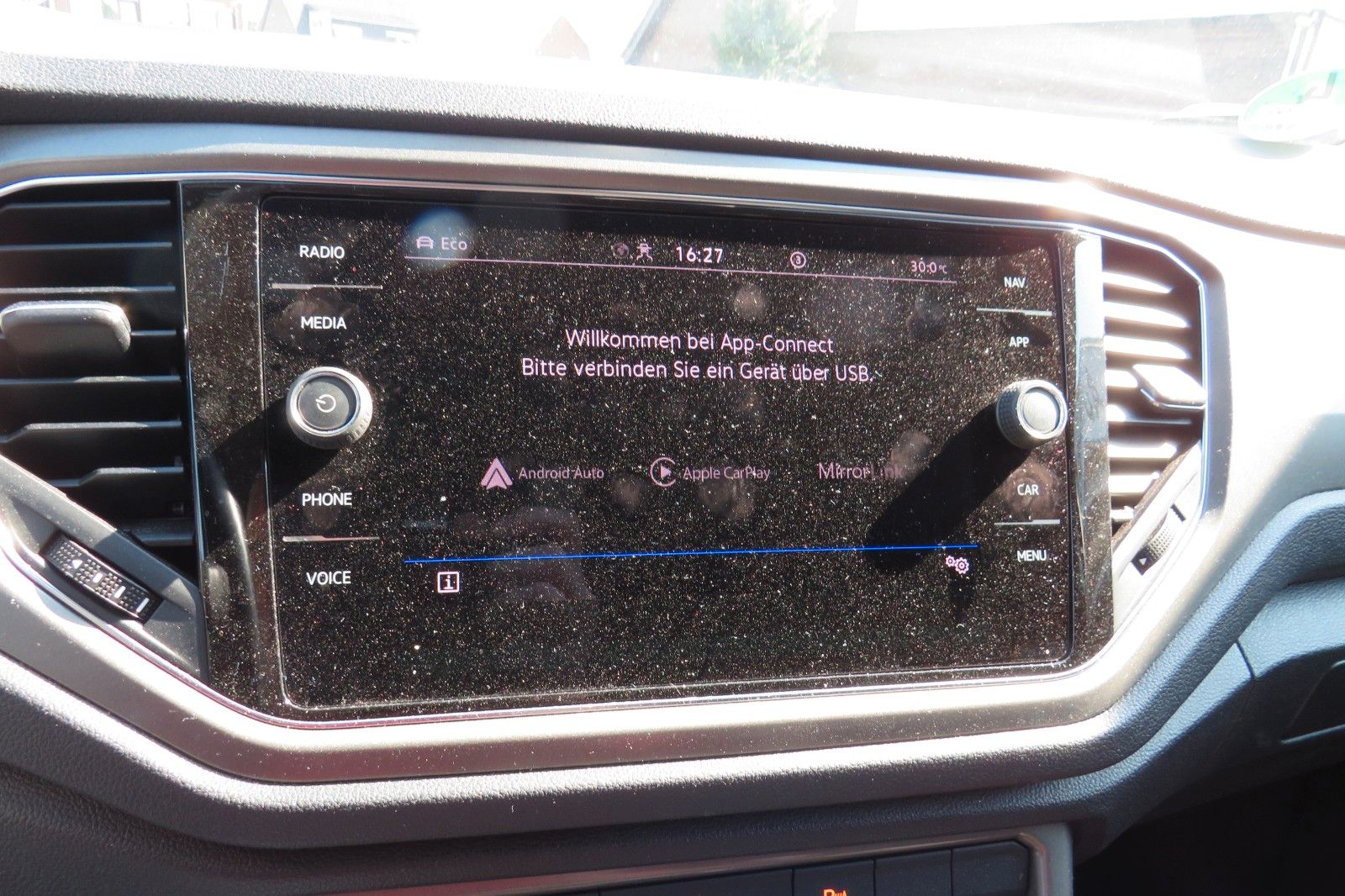 Fahrzeugabbildung Volkswagen T-Roc Style ACC KAMERA SITZH. KEYLESS PDC APP 1H