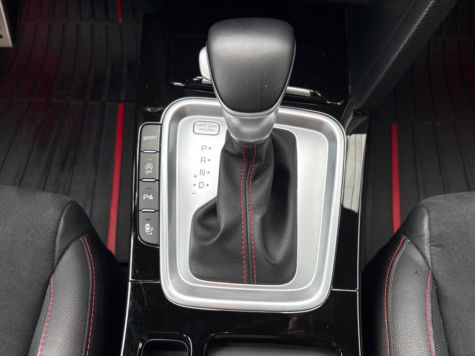 Kia Procee'd 1.6 T-GDI GT Navi LED ACC RFK 18´´ AHK
