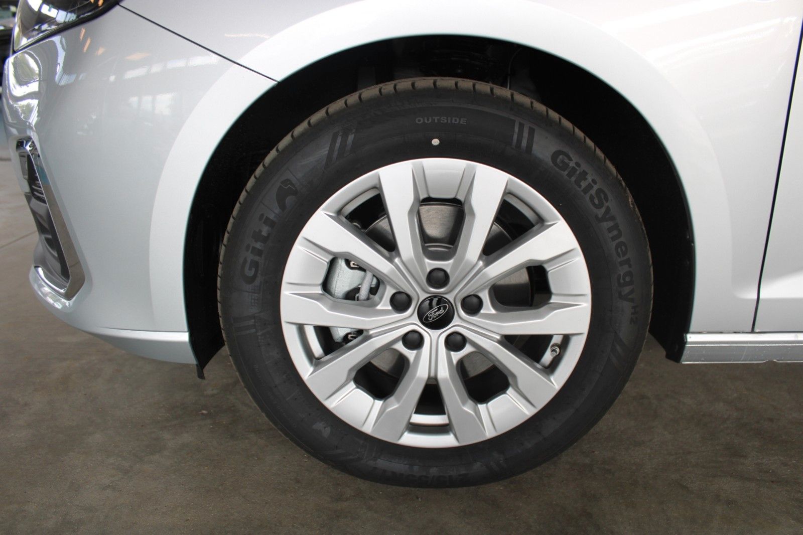 Fahrzeugabbildung Ford Tourneo Connect Titanium 2,0 EcoBlue Automatik