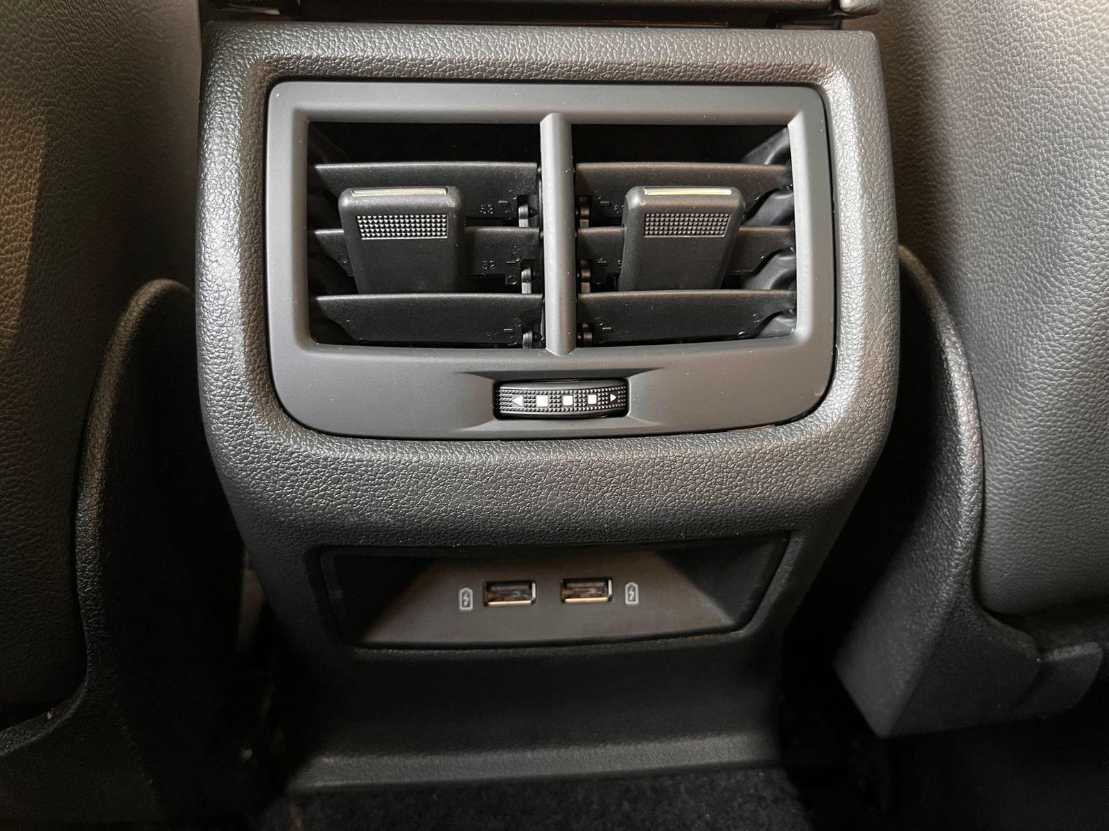 Fahrzeugabbildung SEAT Leon ST FR Black Matt Edition LED NAVI ALU