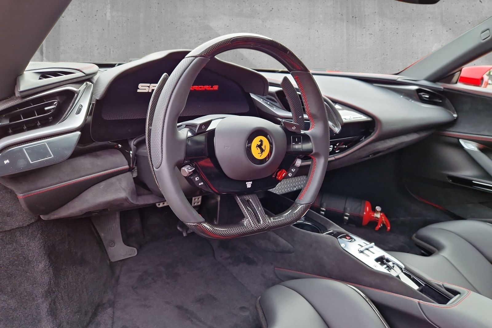 Fahrzeugabbildung Ferrari SF90 Stradale*Lift*Carbon*Racing-Sitze*4-Punkt*