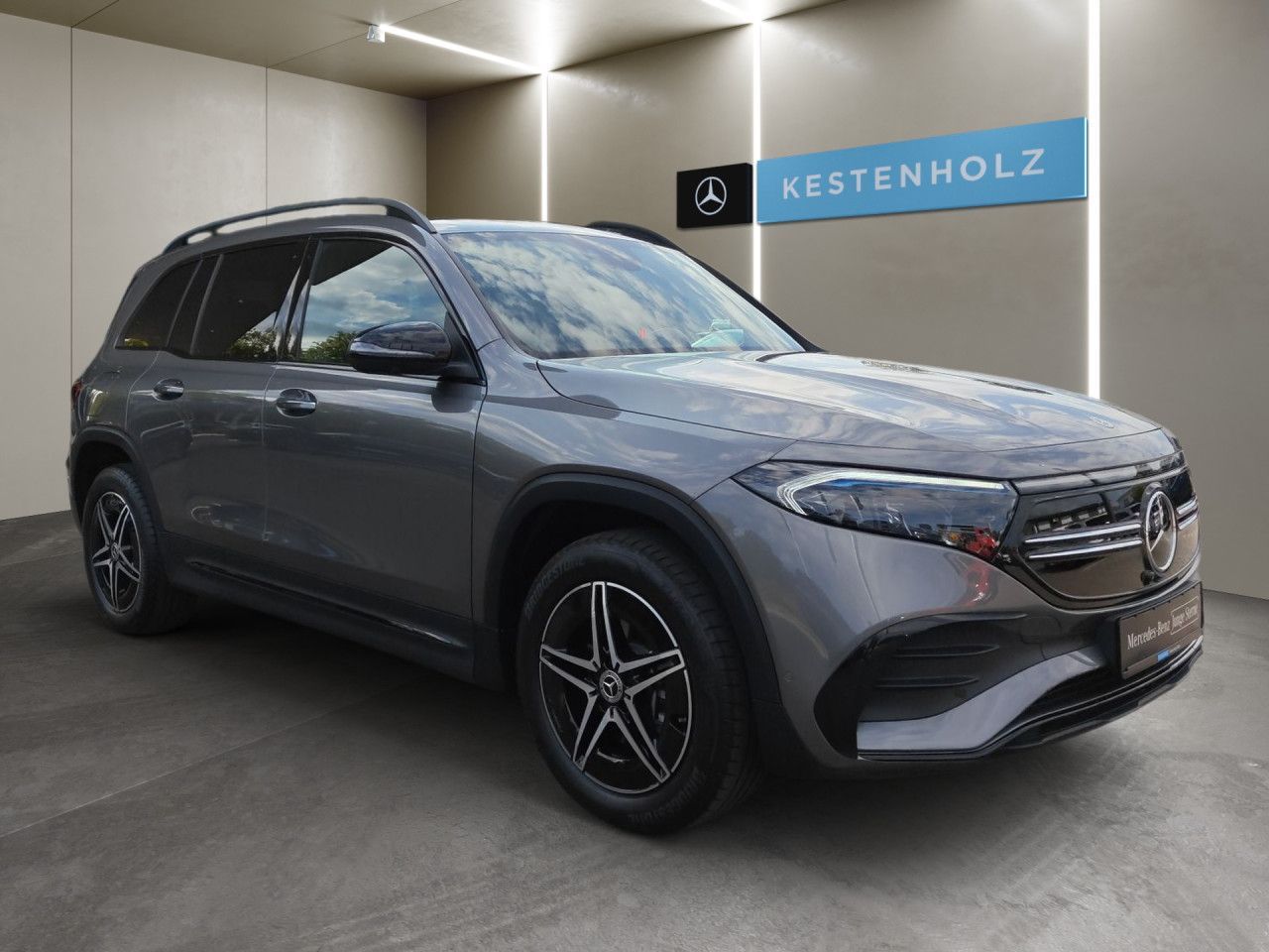 Mercedes-Benz EQB 250 AMG+NIGHT+360°+PANO+VZE+MIDLINE+KEYLESS foto 3