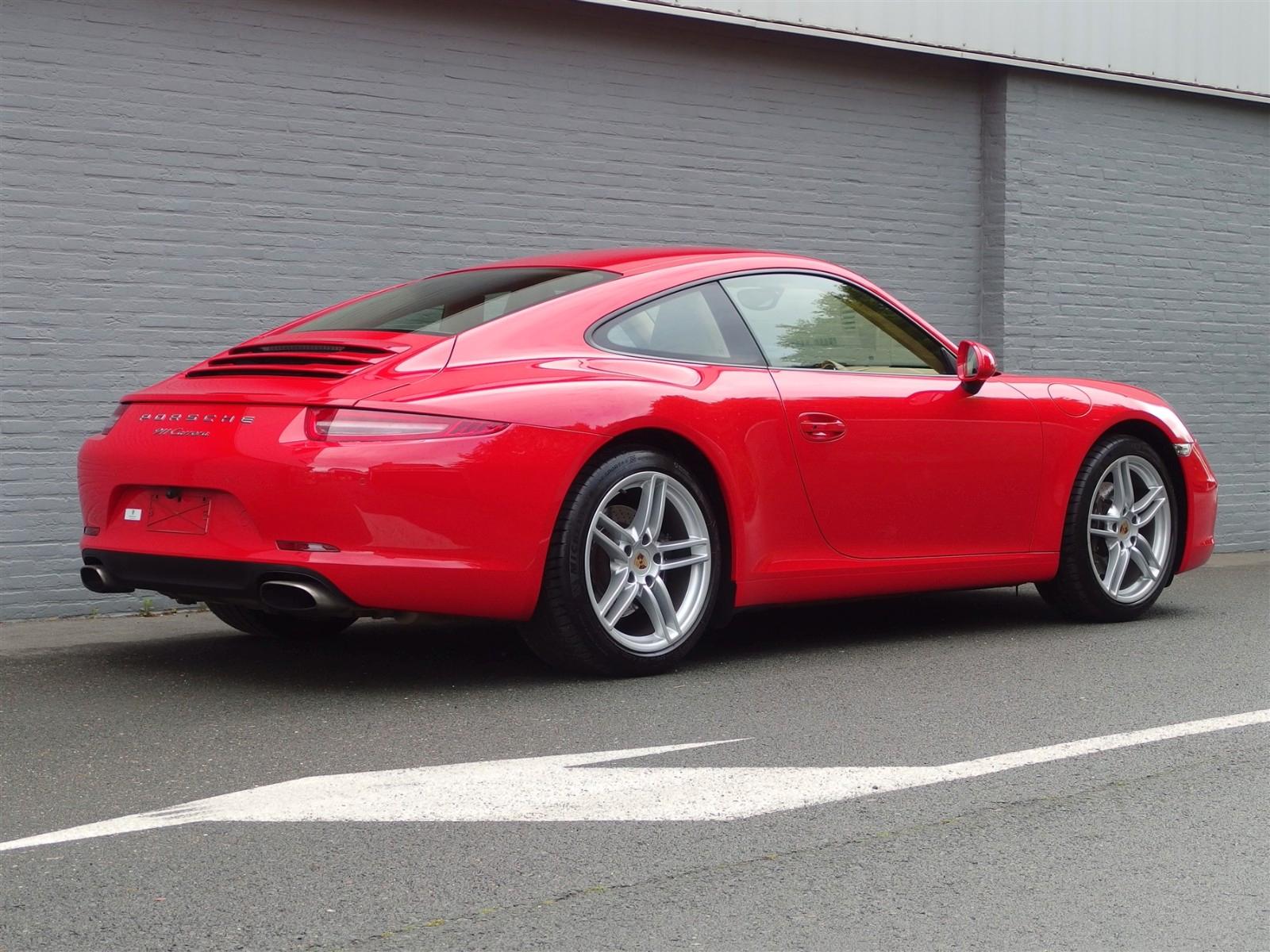 Porsche 911 Carrera (im schönen Indischrot)