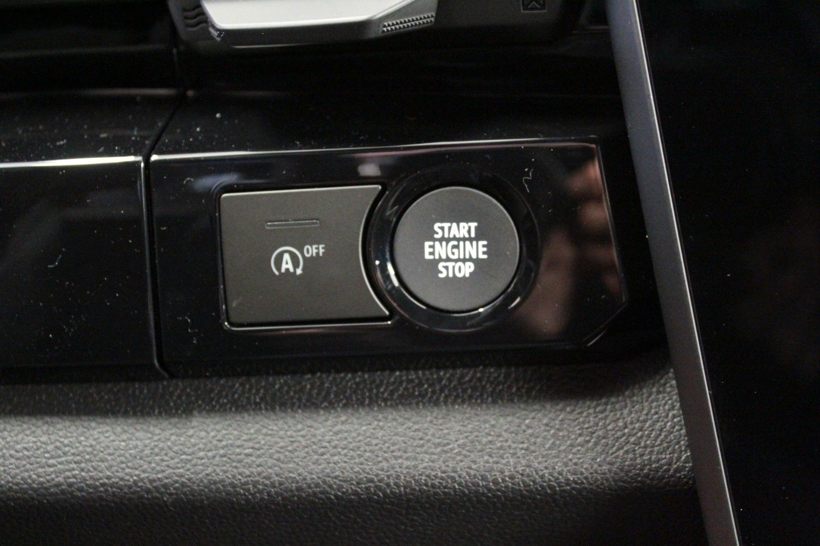 Fahrzeugabbildung Renault Austral Mild Hybrid 160 Iconic Esprit Alpine Aut
