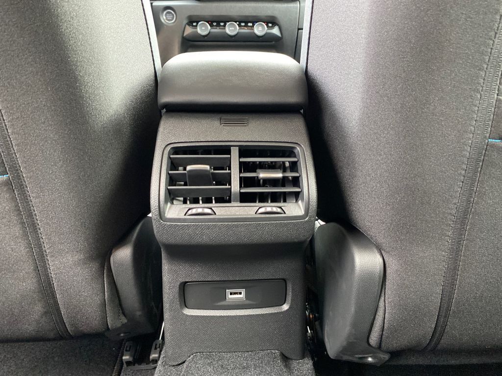 Fahrzeugabbildung Citroën C4 PureTech 130 Stop&Start EAT8 MAX *Kälte-Paket