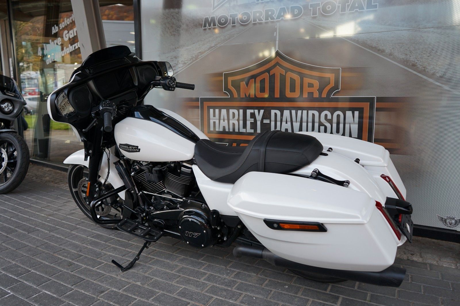 Fahrzeugabbildung Harley-Davidson Street Glide 117 FLHX MY25 - EX Demo