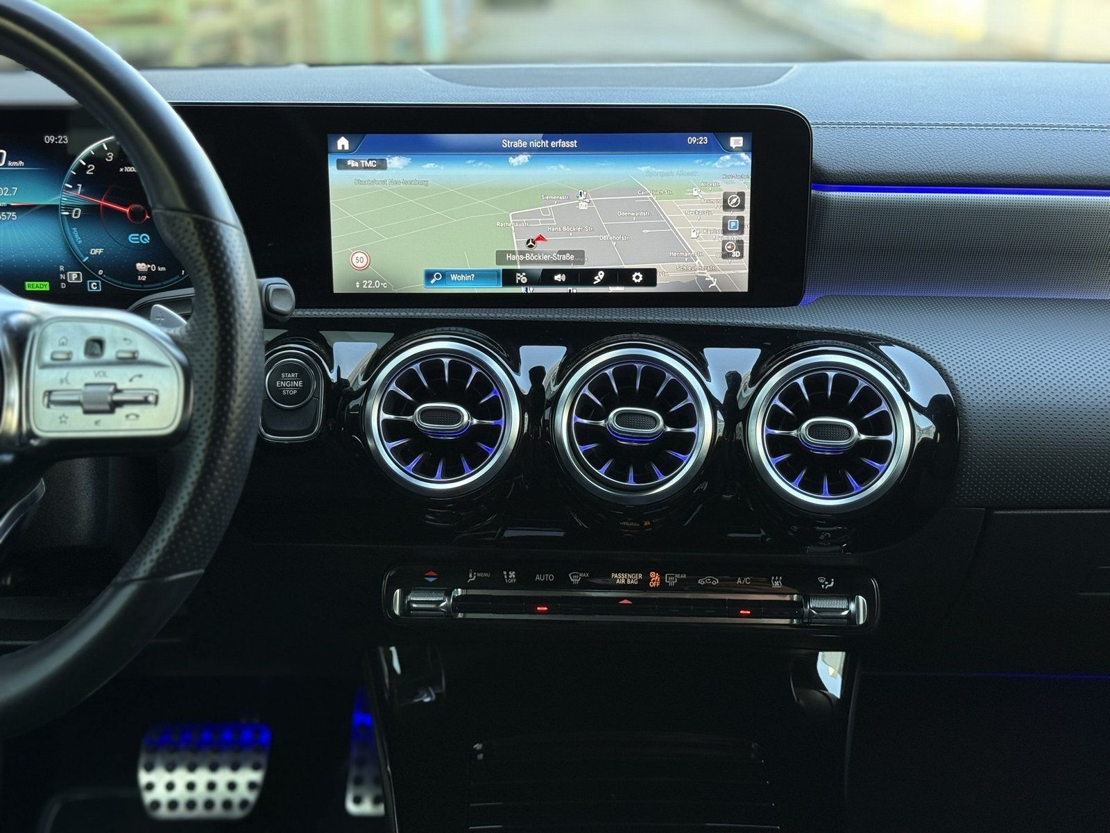 Fahrzeugabbildung Mercedes-Benz CLA 250 e SB*AMG*LED*HEAD-UP*AMBIENTE*KAMERA*