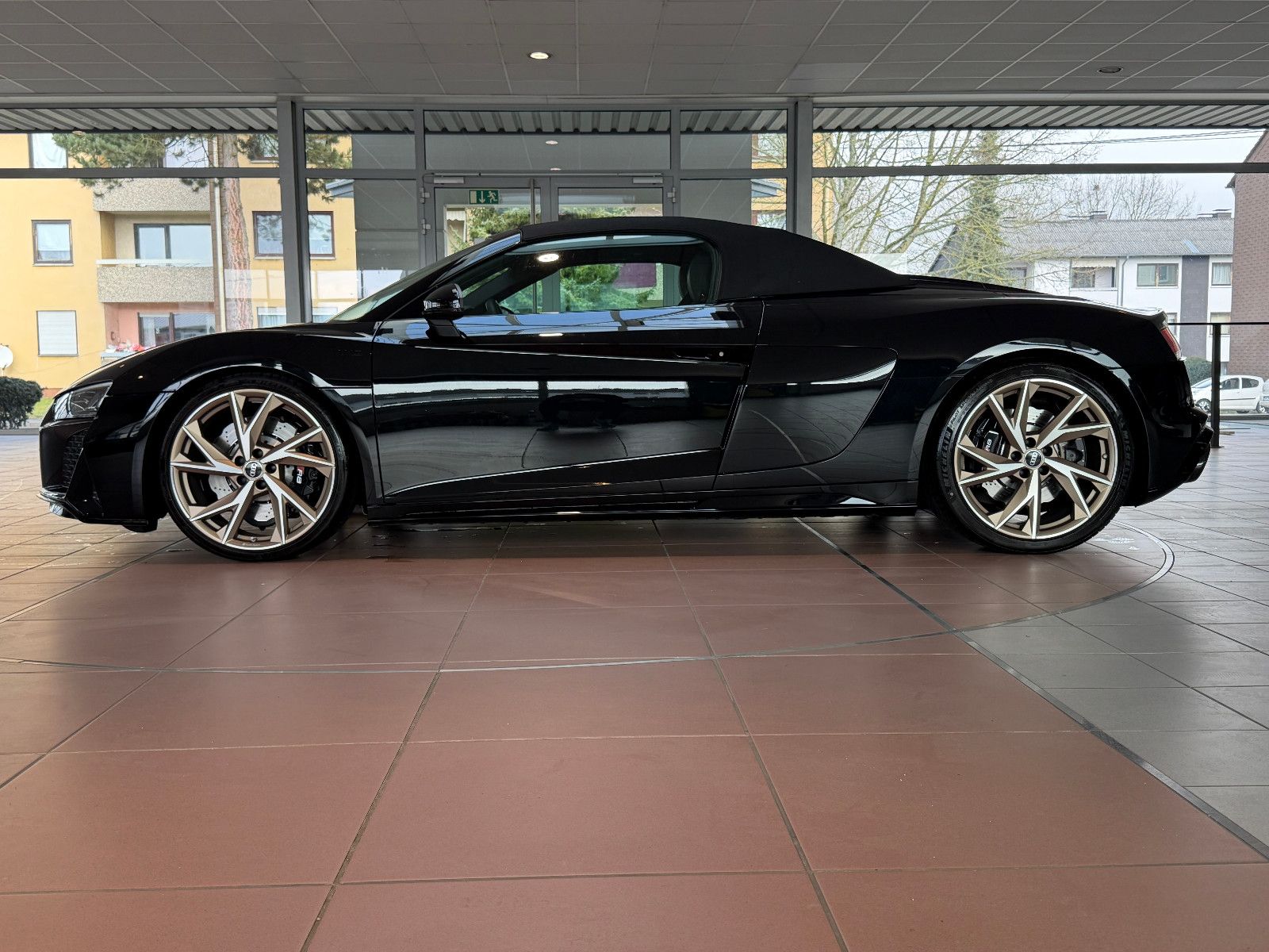 Fahrzeugabbildung Audi R8 Spyder 5.2 FSI RWD performance/BANG&OLUFSEN/