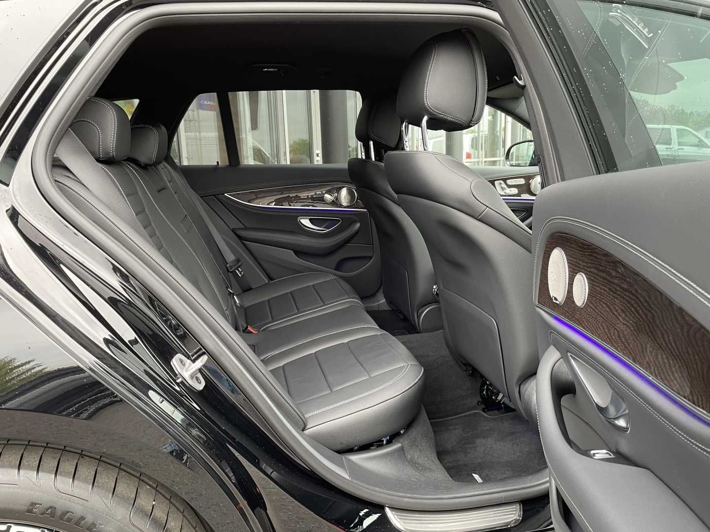 Fahrzeugabbildung Mercedes-Benz E 300 T de 4M AMG+AHK+Distr+Burm+ R-Kamera+Carpl