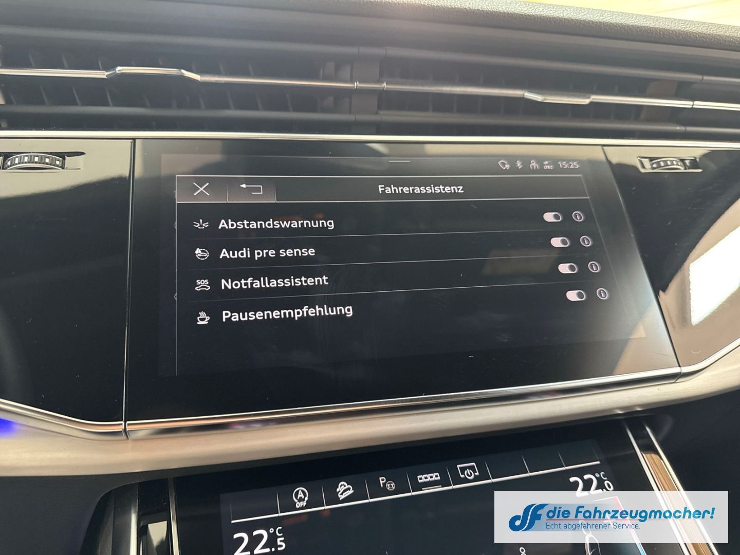 Fahrzeugabbildung Audi Q7 45 TDI quattro S-line Sportpaket LuftfeNiveau